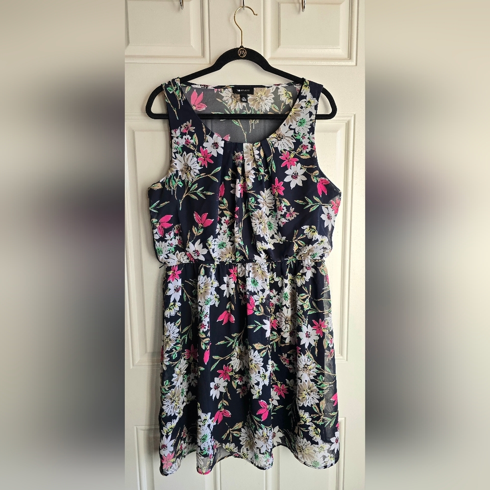 AB Studio XL Navy Blue Floral Sleeveless Midi Dress- Very Flattering!